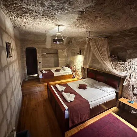 Turan Unique Cave Cappadocia גורמה