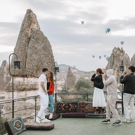 Turan Unique Cave Cappadocia מלון גורמה
