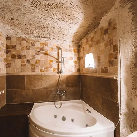 Turan Unique Cave Cappadocia גורמה